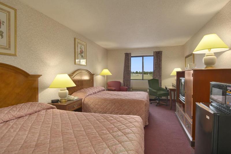 Baymont By Wyndham Muskegon Hotell Rum bild